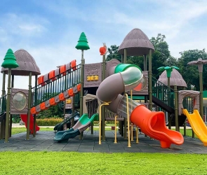 تركيب معدات الملاعب الخارجية: دليل شامل من Intego Playground